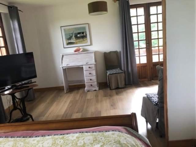 Manoir Melphil Bed & Breakfast Saint-Etienne-la-Thillaye ภายนอก รูปภาพ