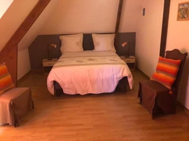 Manoir Melphil Bed & Breakfast Saint-Etienne-la-Thillaye ภายนอก รูปภาพ