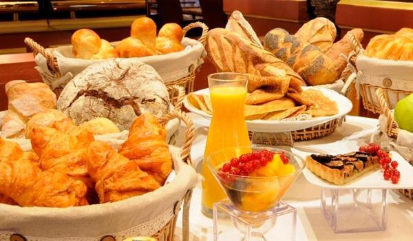 Manoir Melphil Bed & Breakfast Saint-Etienne-la-Thillaye ภายนอก รูปภาพ